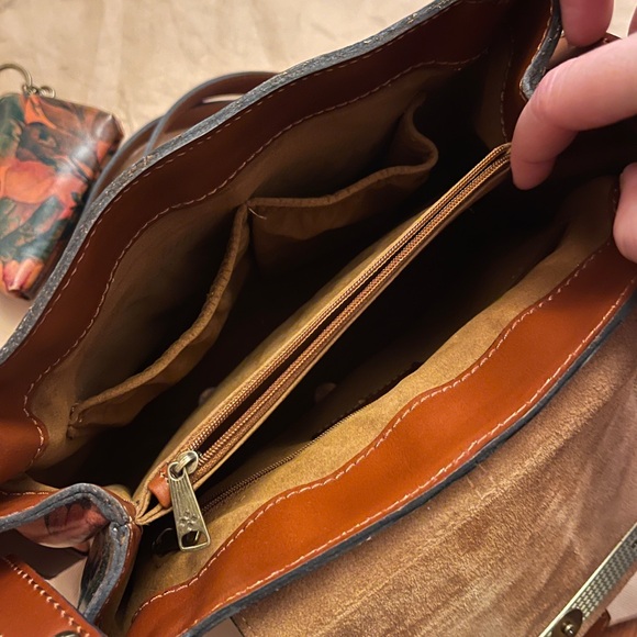 Patricia Nash Larone leather shoulder bag and coin purse - Picture 5 of 6